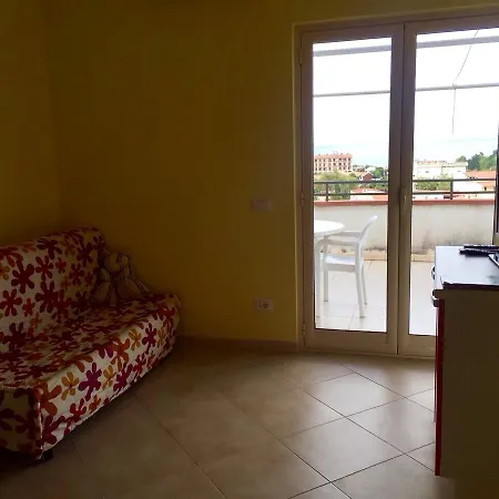 Con Grande Terrazza E Vista Sul Mare *